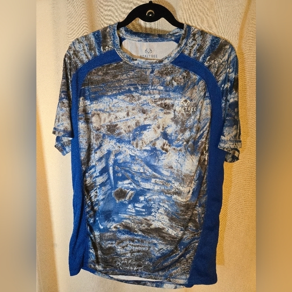Realtree Fishing Blue and Gray Shirt
